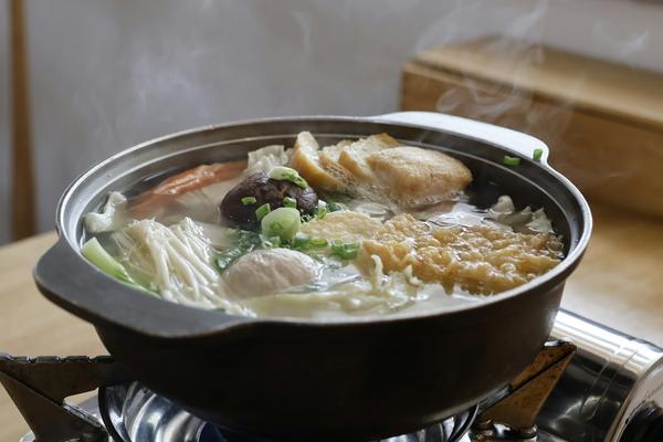 Bubbling hot pot